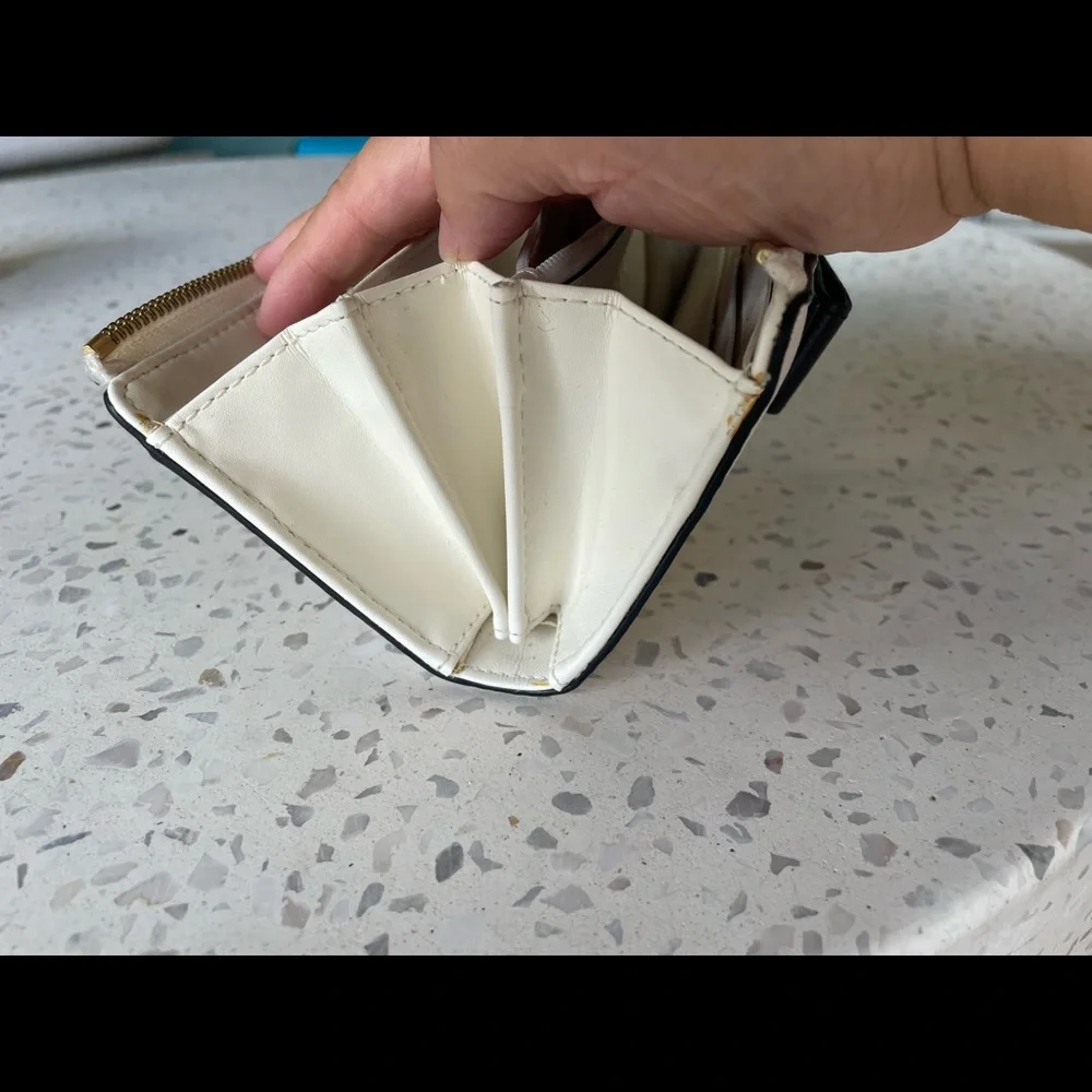 Kate Spade wallet - Picture 5 of 7